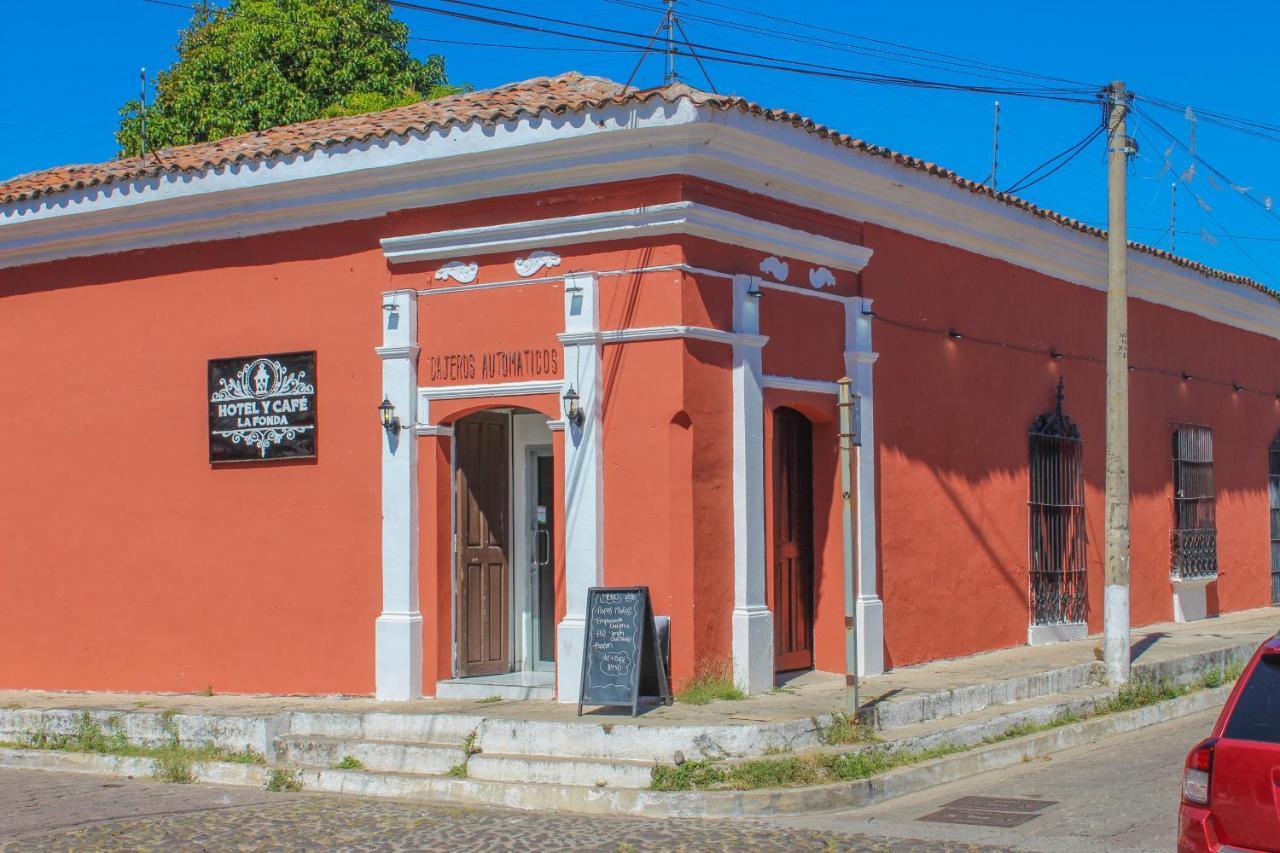 Hotel Y Cafe Ixmati Suchitoto Esterno foto